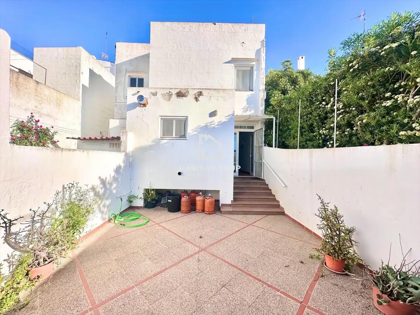 Vista exterior de Casa adosada en venda en Ciutadella de Menorca amb Calefacció i Terrassa