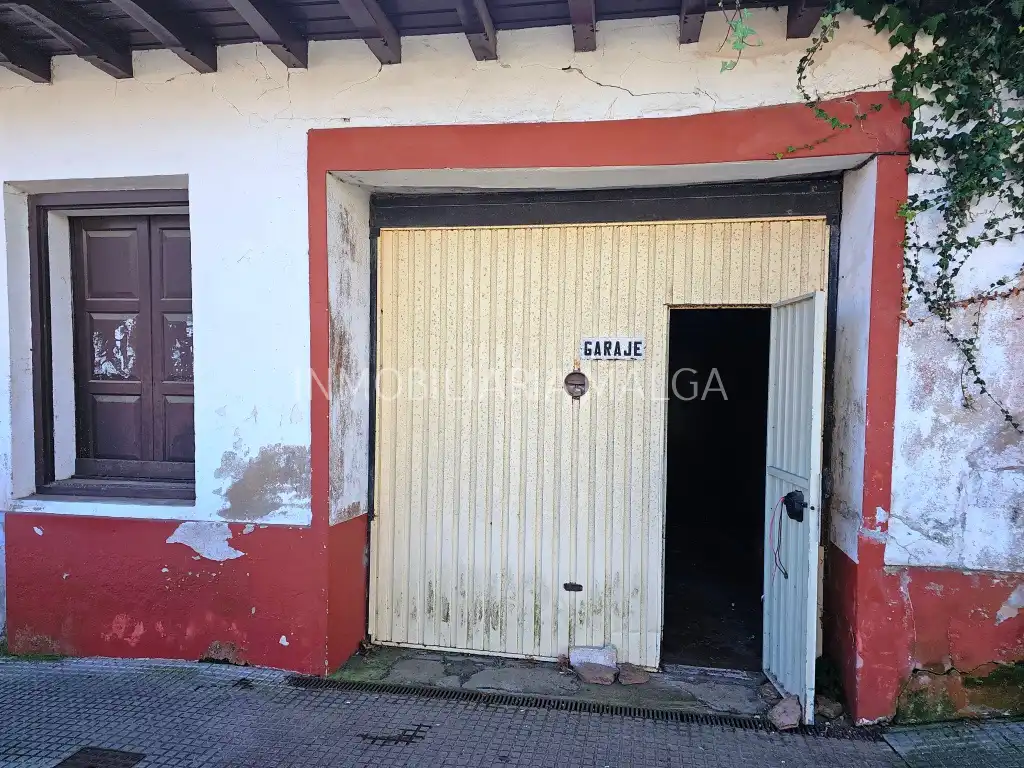 Parking of Commercial properties for sale in Colunga
