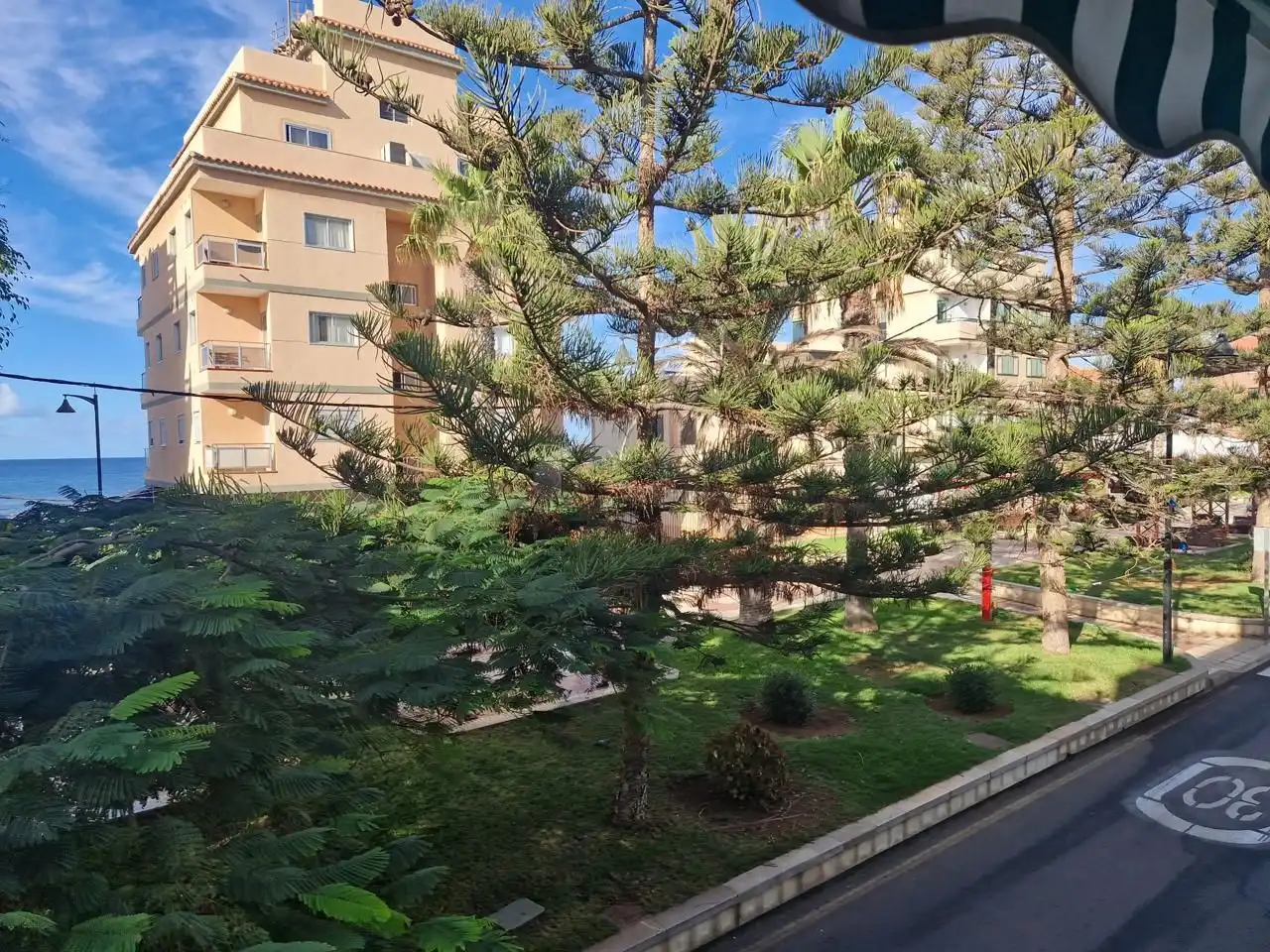 Vista exterior de Apartamento de alquiler en Arona con Terraza y Amueblado