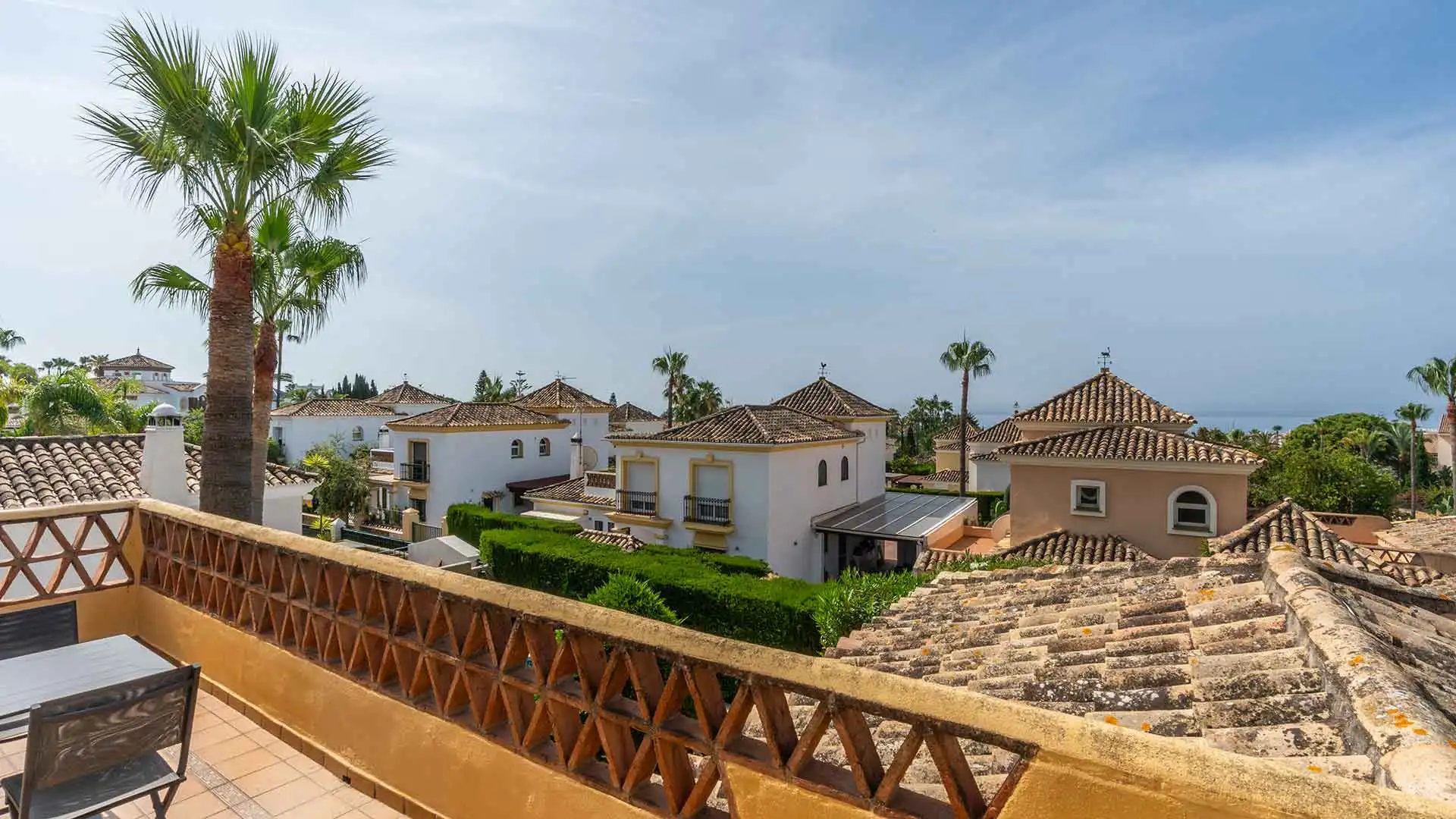 Vista exterior de Casa o chalet de alquiler en Marbella con Aire acondicionado, Jardín privado y Terraza