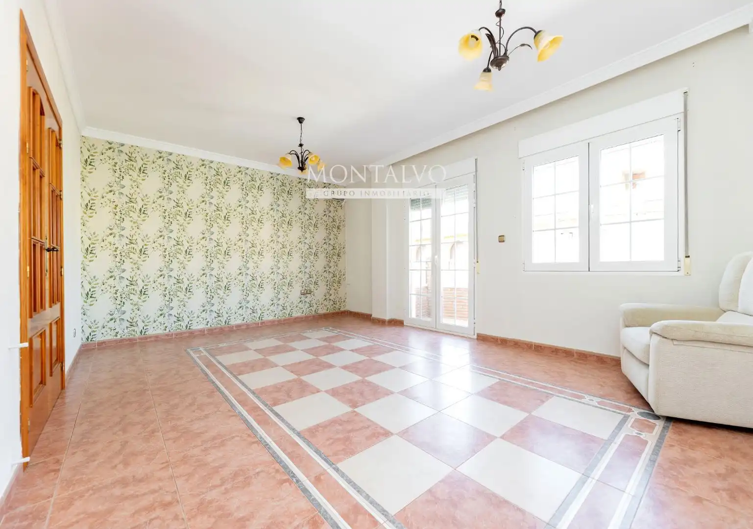 Sala de estar de Casa adosada en venta en Pinos Puente con Terraza y Trastero