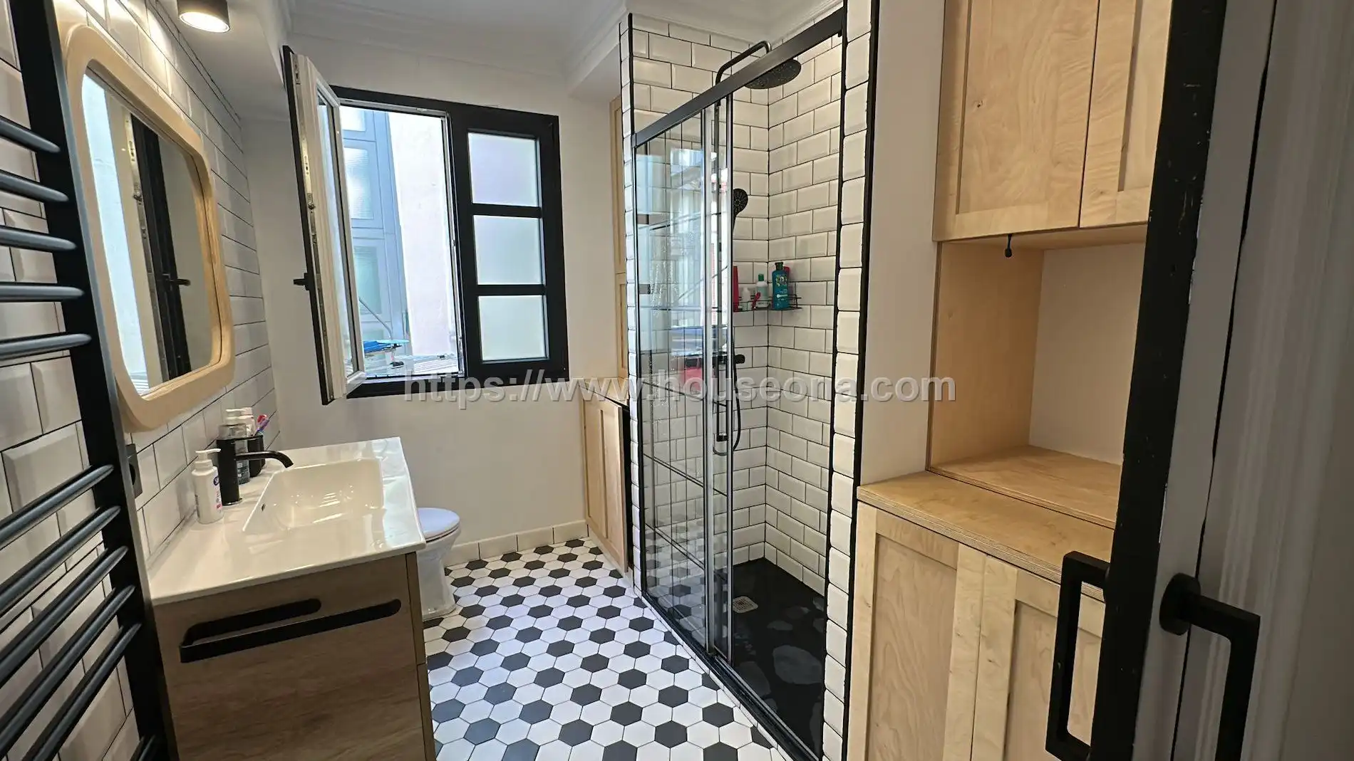 Baño de Piso de alquiler en Bilbao  con Calefacción, Terraza y Amueblado