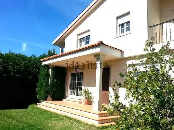 Xalet amb terrassa en venda a O Rosal