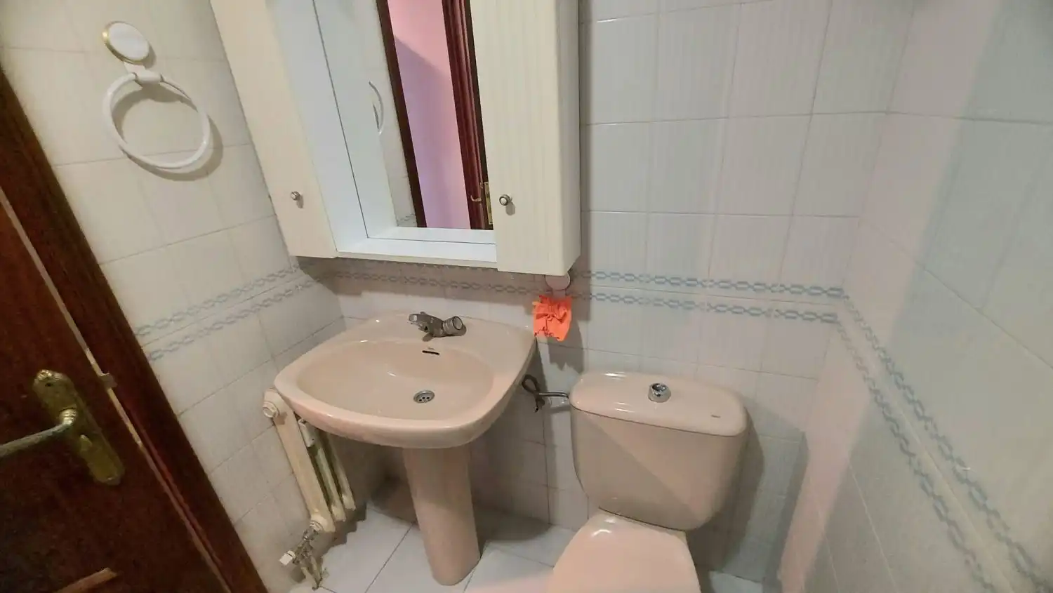 Baño de Piso de alquiler en Jaén con Calefacción, Terraza y Amueblado