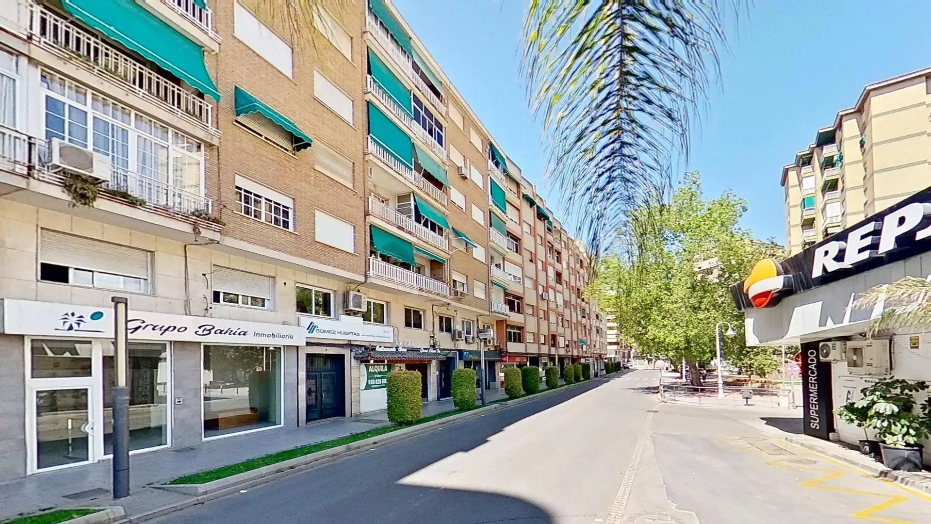 Vista exterior de Pis en venda en Motril amb Balcó i Alarma