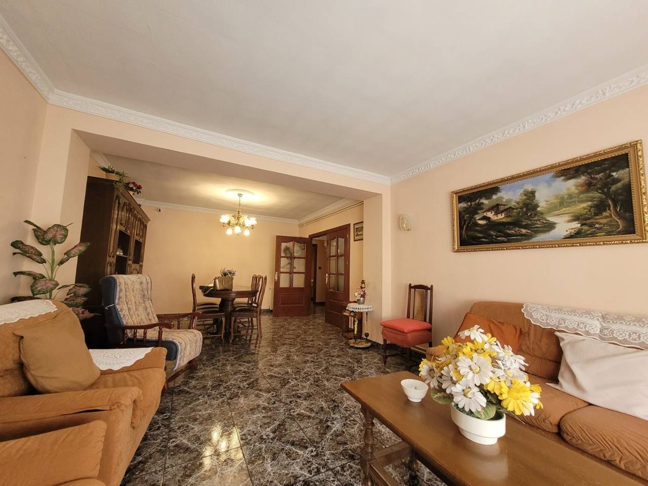 Sala d'estar de Pis en venda en Vic amb Calefacció, Terrassa i Traster
