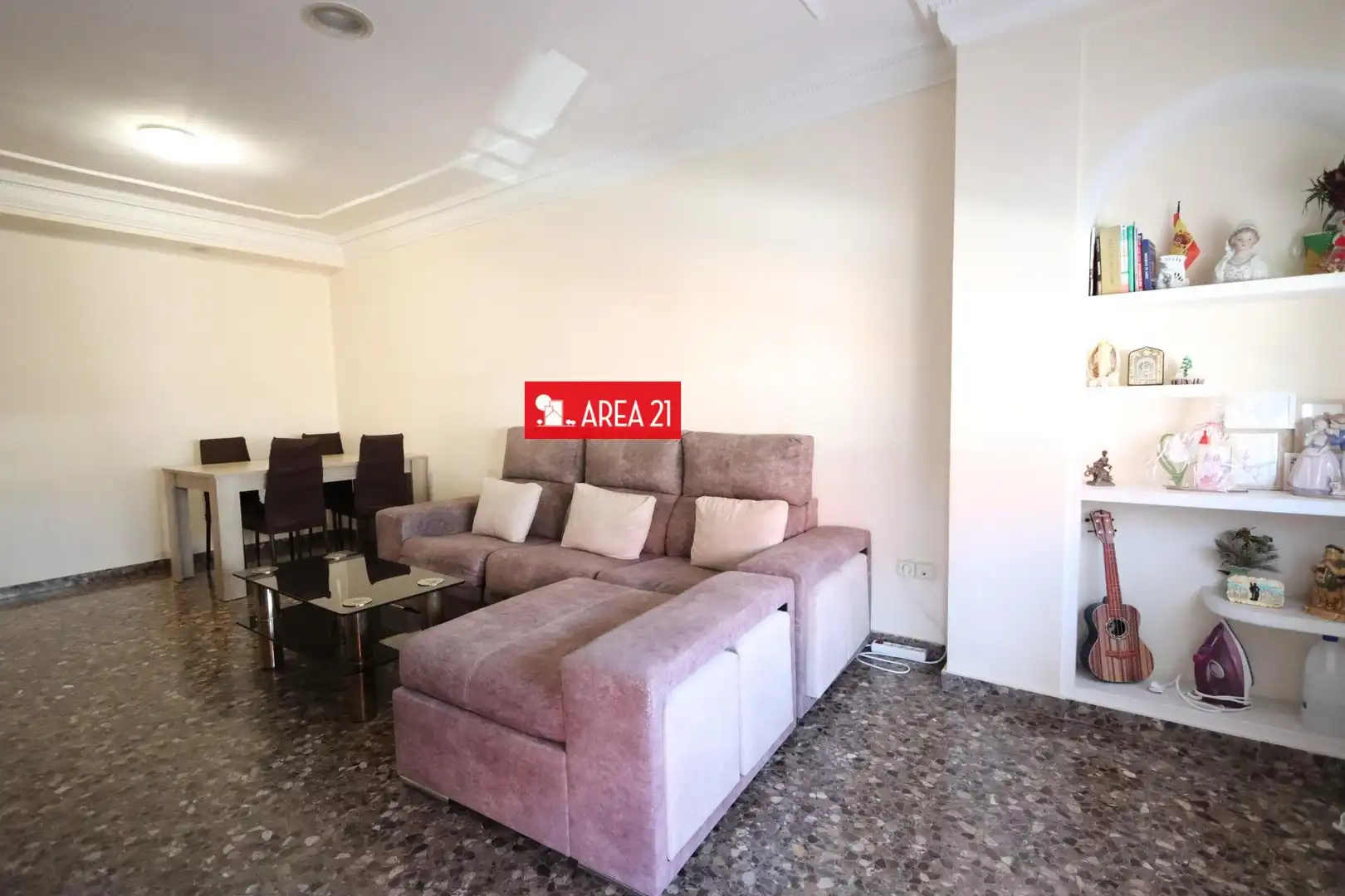 Piso en venta en La Pobla de Vallbona con Trastero y Balcón
