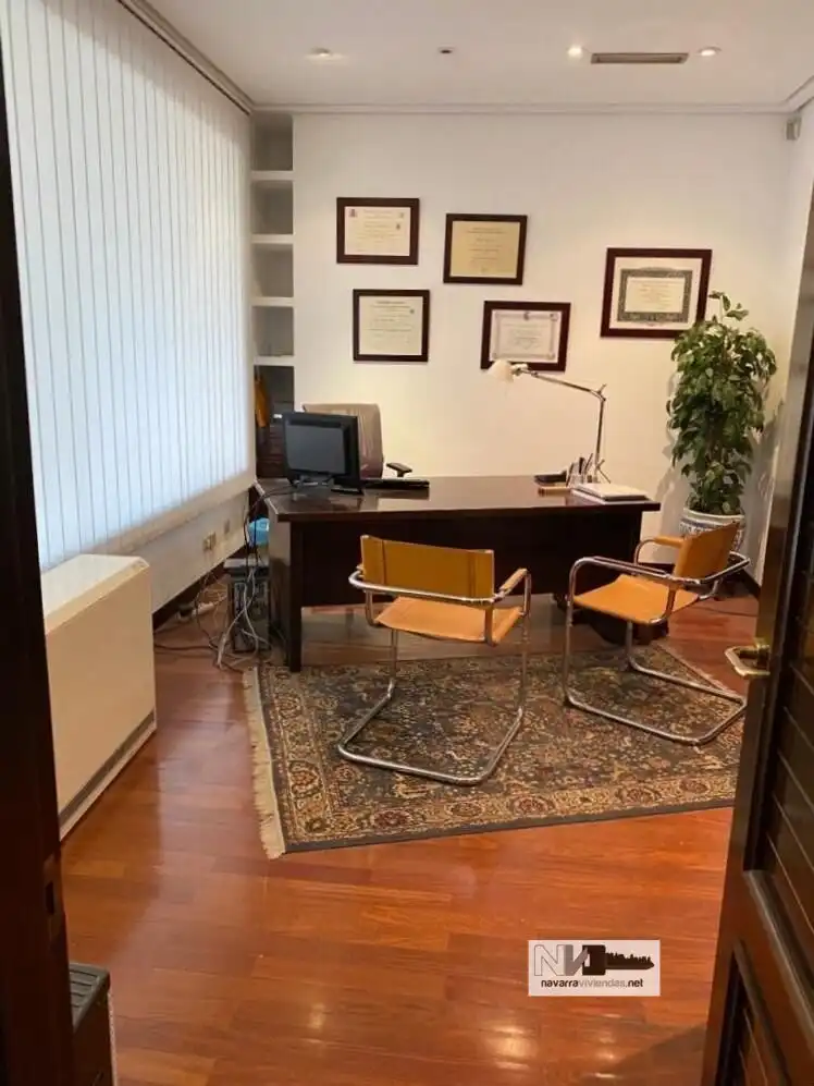 Office for rent in  Pamplona / Iruña  with Heating