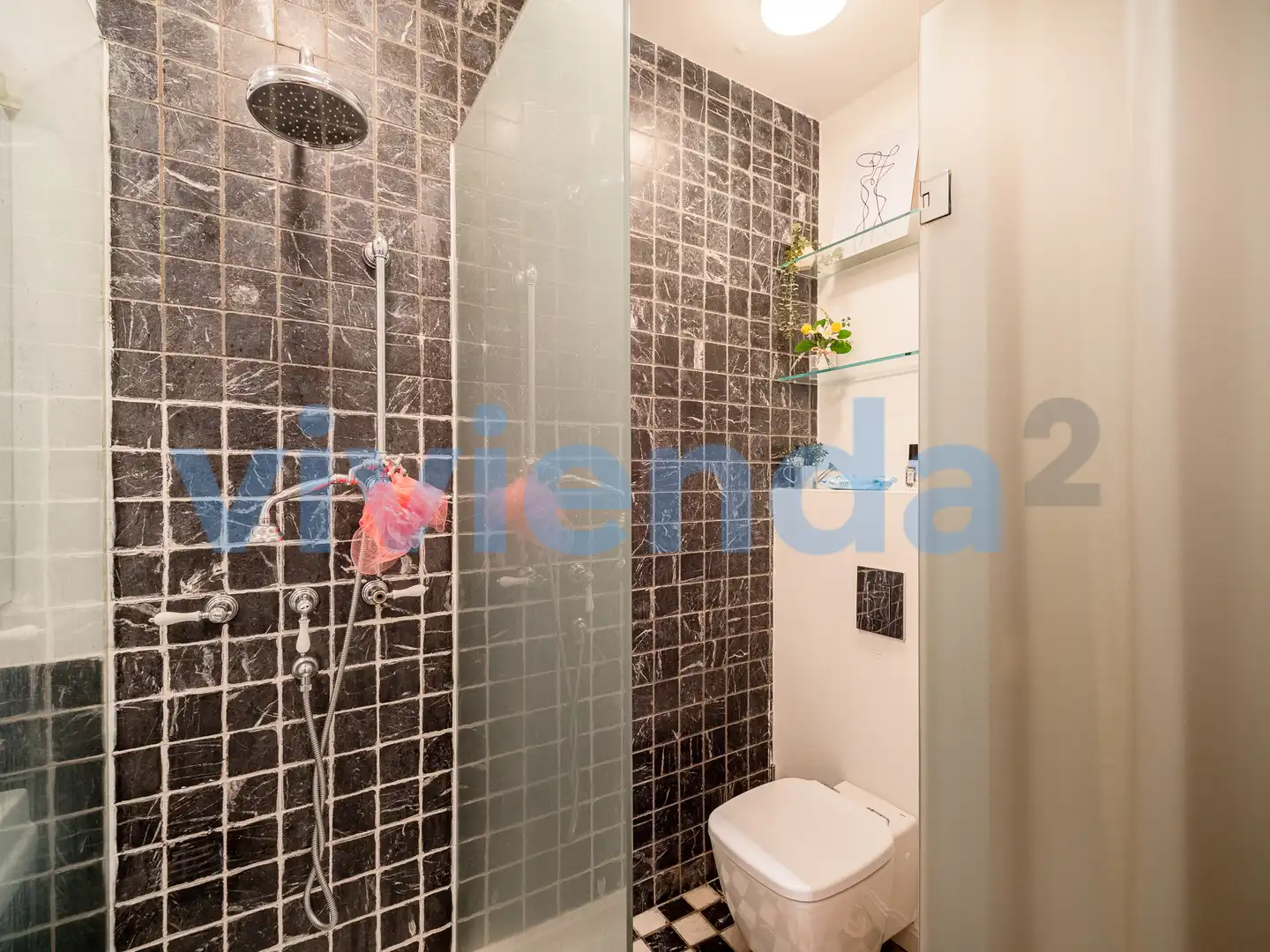 Bathroom of Flat for rent in Madrid  with Air Conditioner, Heating and Balcony
