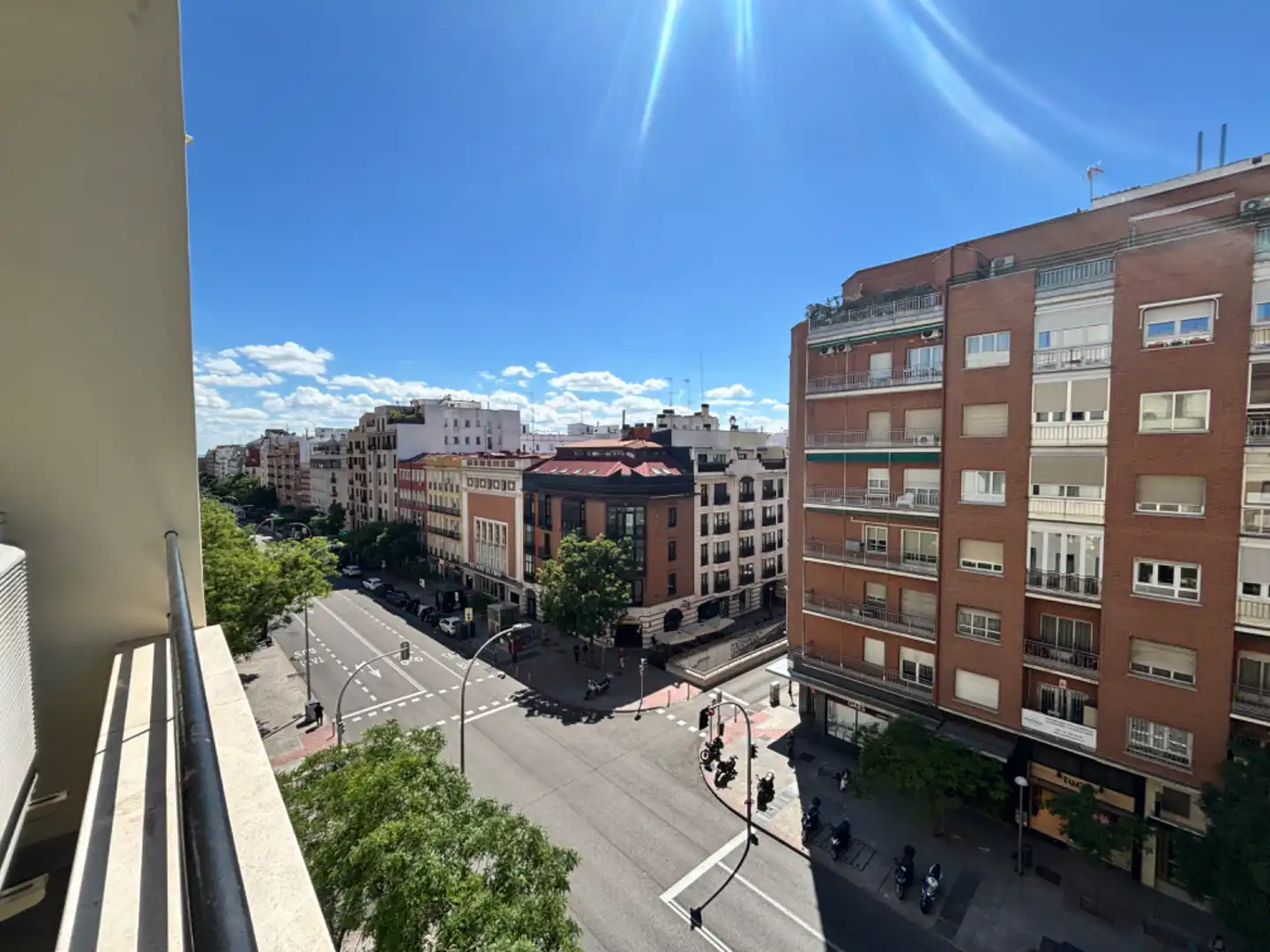 Außenansicht von Wohnung zur Miete in Madrid mit Klimaanlage, Heizung und Möbliert