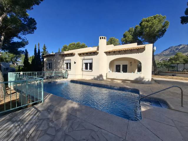 Casa-chalet en Alquiler en Altea ciudad