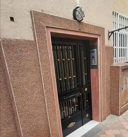 Vista exterior de Apartamento en venta en Madrid