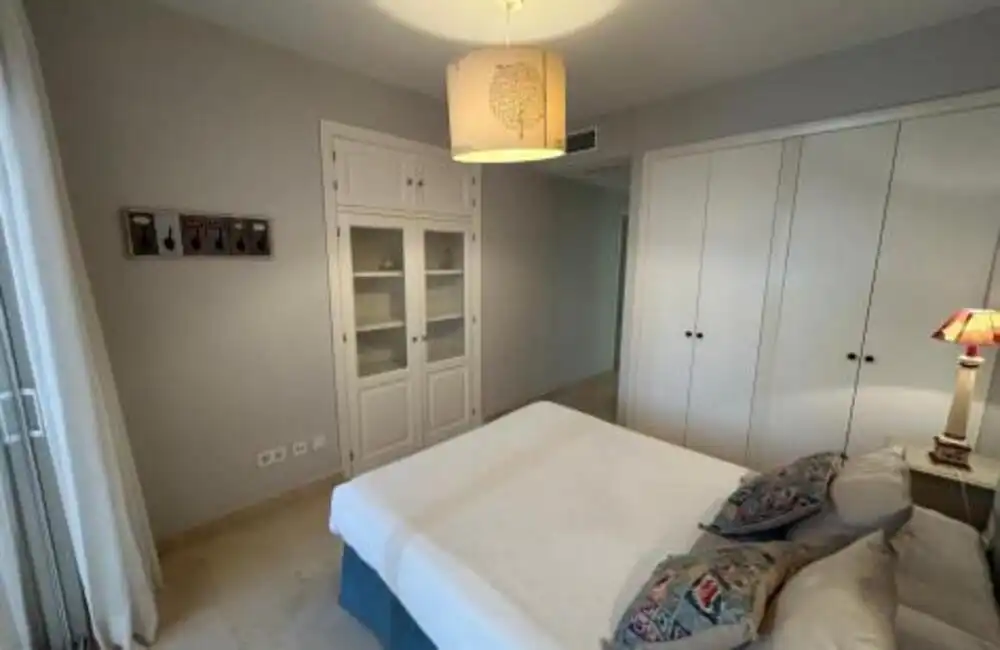 Dormitori de Planta baixa de lloguer en Marbella amb Aire condicionat, Terrassa i Traster
