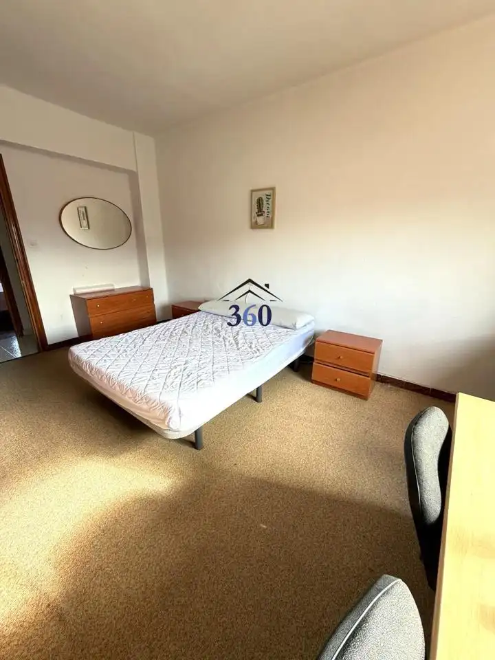 Bedroom of Flat for sale in Cáceres