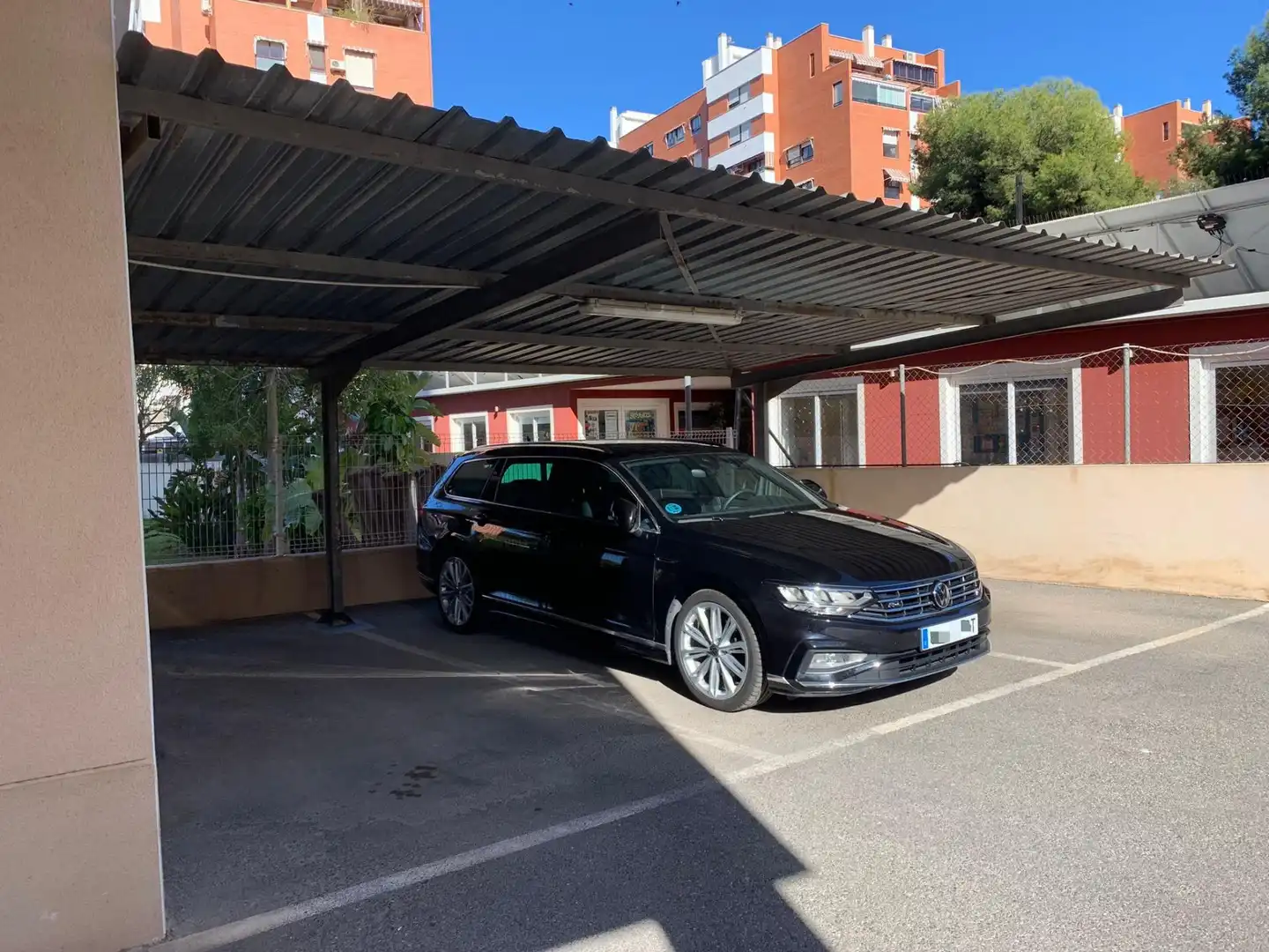 Parking de Piso de alquiler en Alicante / Alacant con Aire acondicionado, Amueblado y Piscina comunitaria