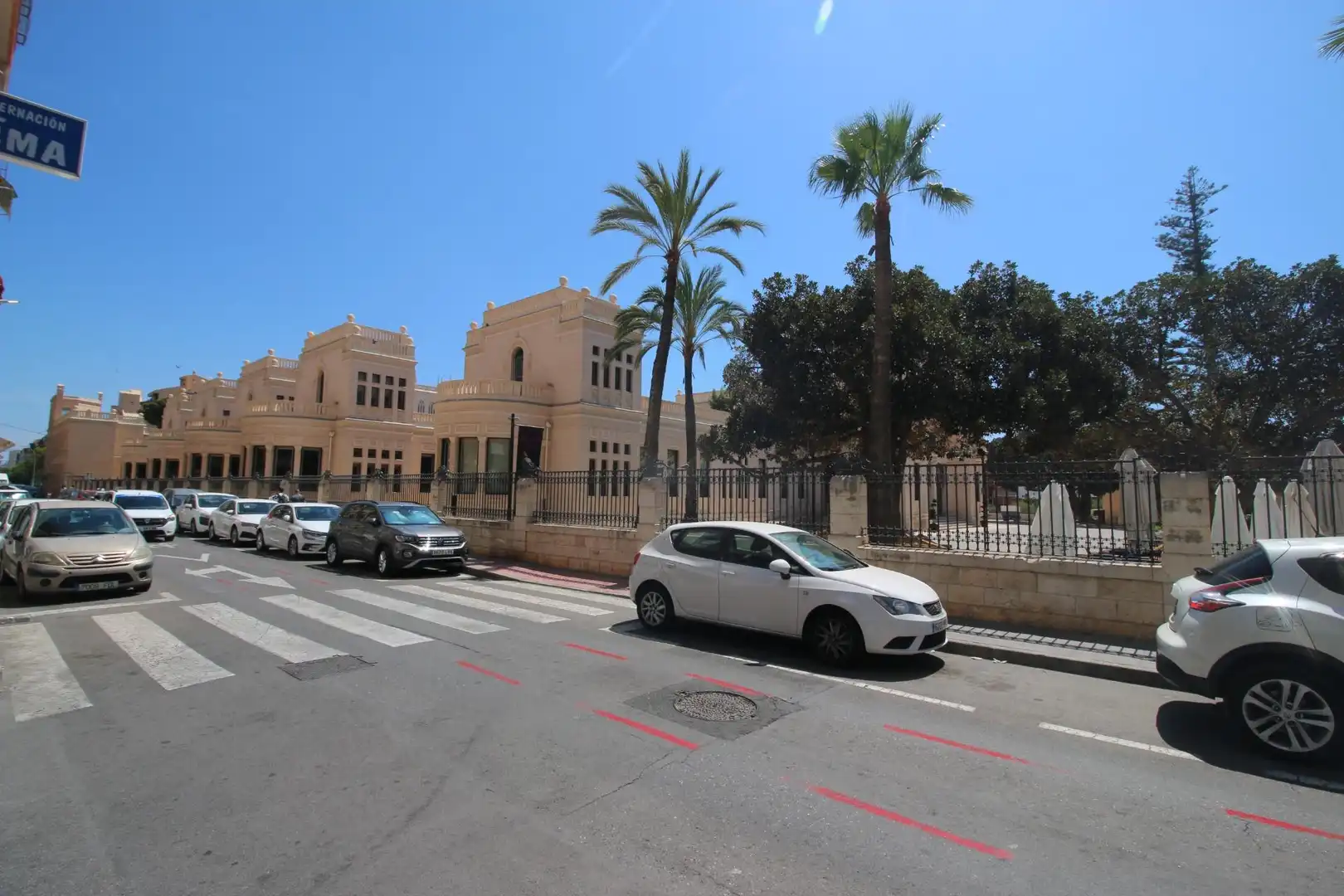 Vista exterior de Edifici en venda en Alicante / Alacant