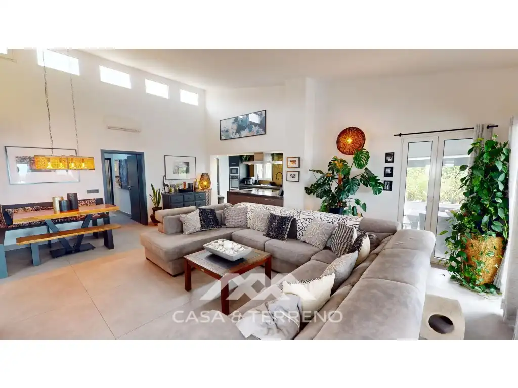 Sala de estar de Casa o chalet en venta en Algarrobo con Aire acondicionado, Calefacción y Jardín privado