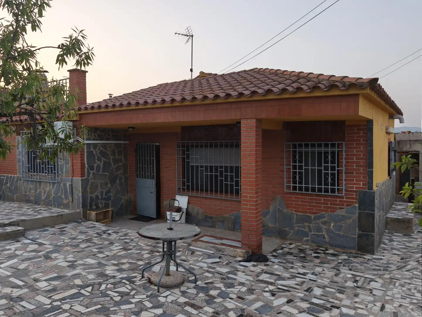 Vista exterior de Casa o xalet en venda en Santa Oliva amb Aire condicionat, Calefacció i Jardí privat