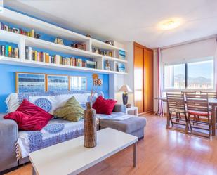 Sala d'estar de Apartament de lloguer en El Campello amb Aire condicionat, Terrassa i Balcó