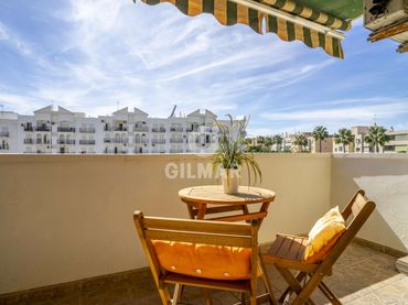 Apartament amb balcó en venda a Estepona Pueblo