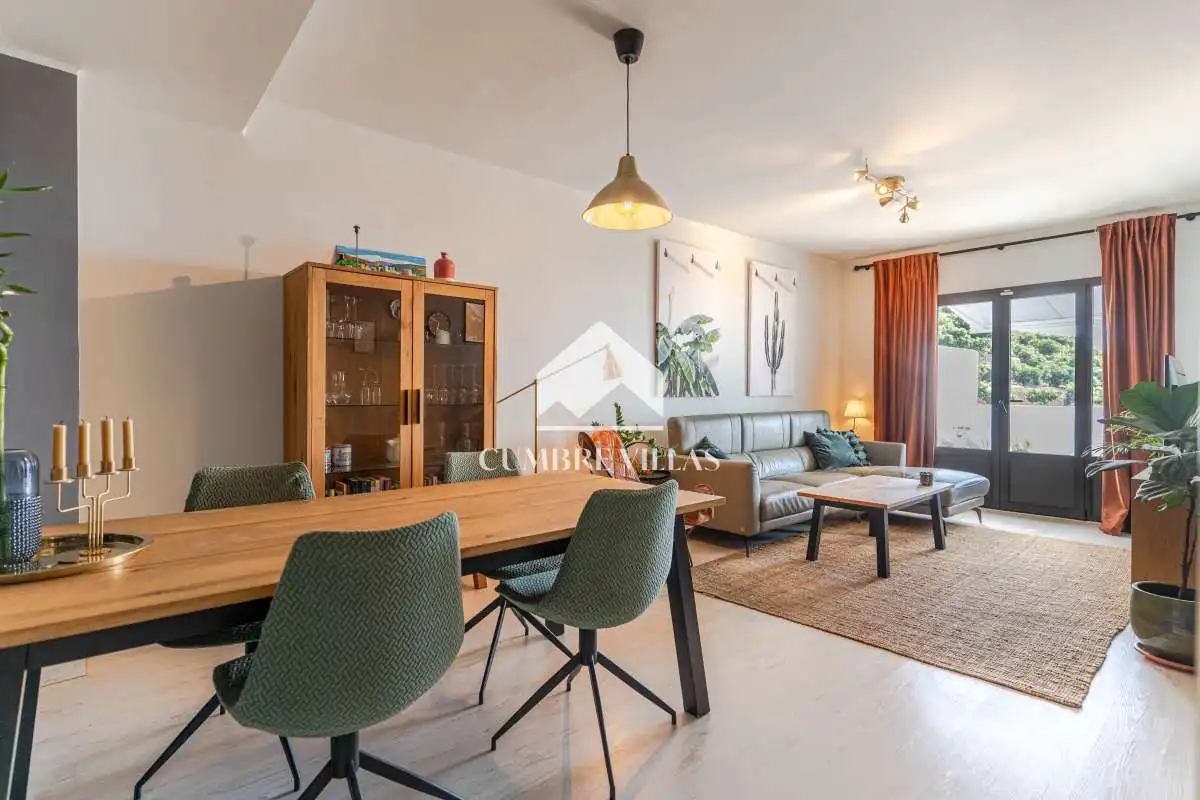Vista exterior de Casa adosada en venta en Almuñécar con Terraza, Trastero y Internet