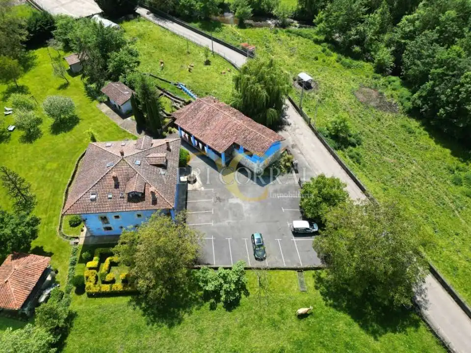 Exterior view of Buildings for sale in Cangas de Onís