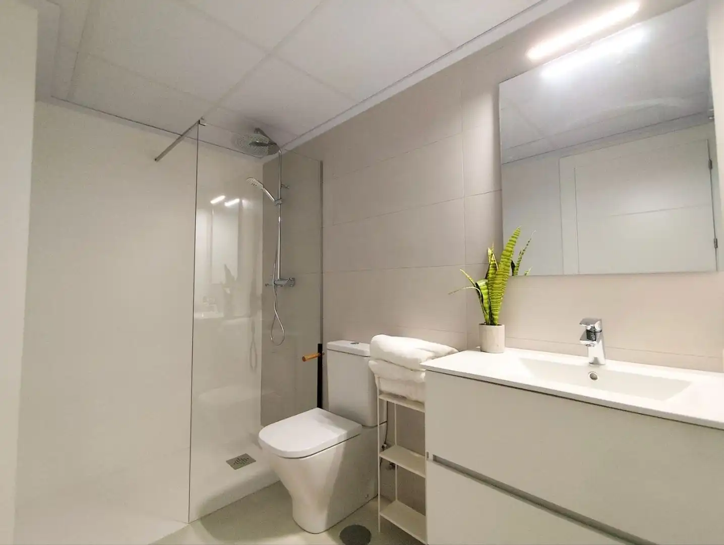 Bany de Pis en venda en Cox amb Terrassa i Piscina comunitària