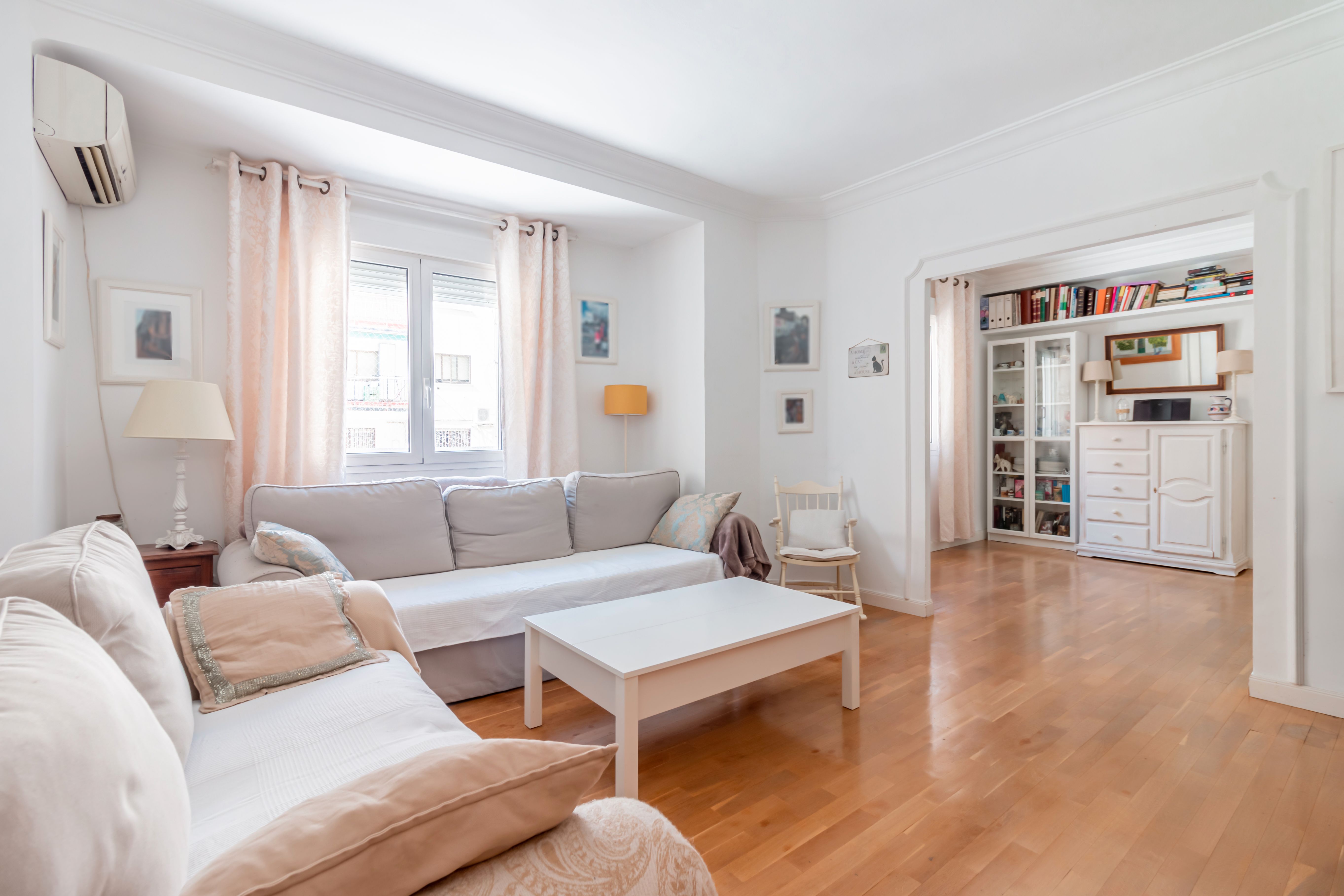 Sala de estar de Piso en venta en  Madrid Capital con Calefacción
