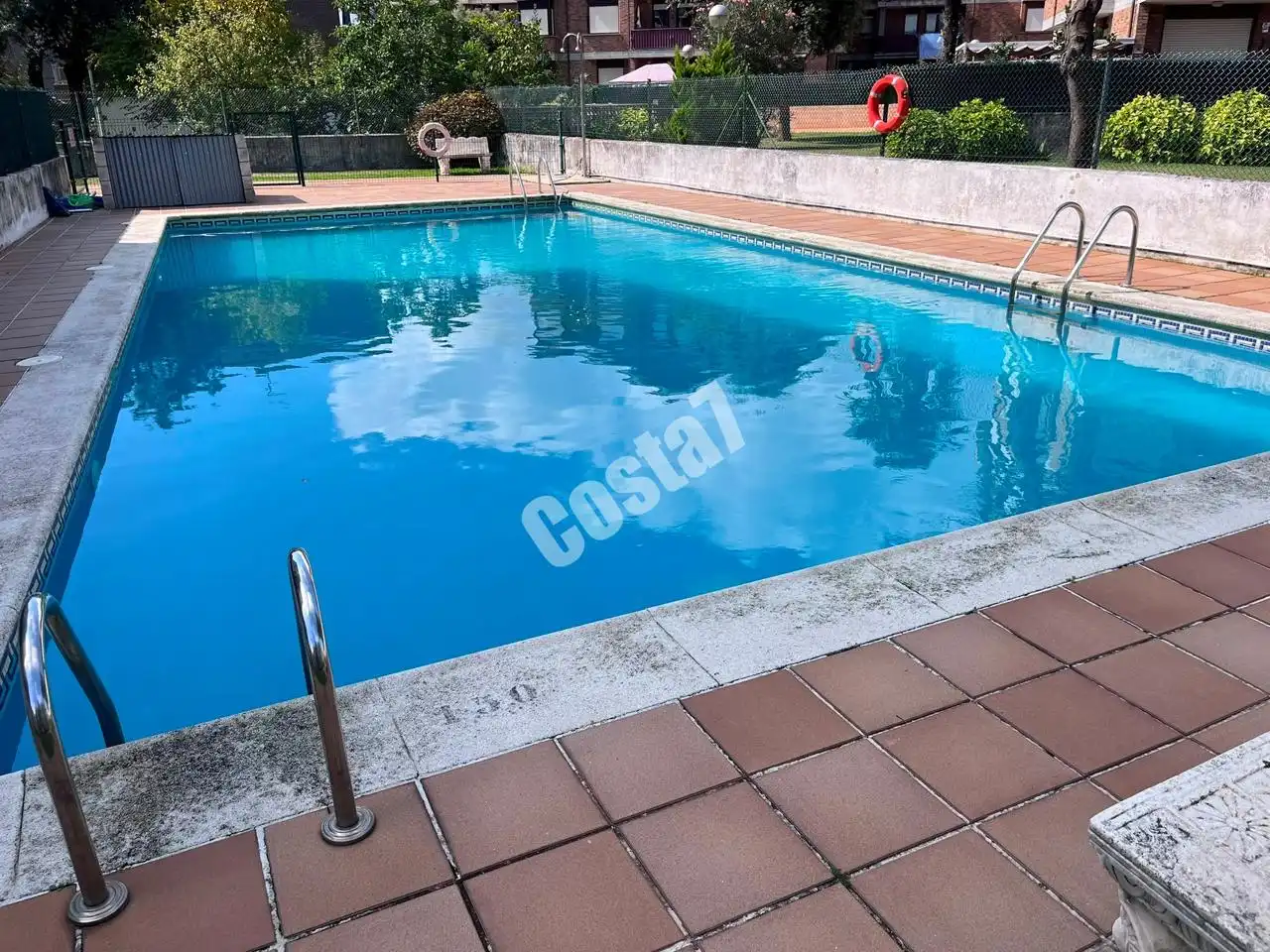 Schwimmbecken von Wohnung zum Verkauf in Noja mit Terrasse