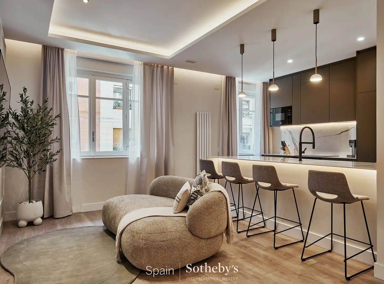 Apartment with lift for sale in Calle de Fernán González, imagen 4