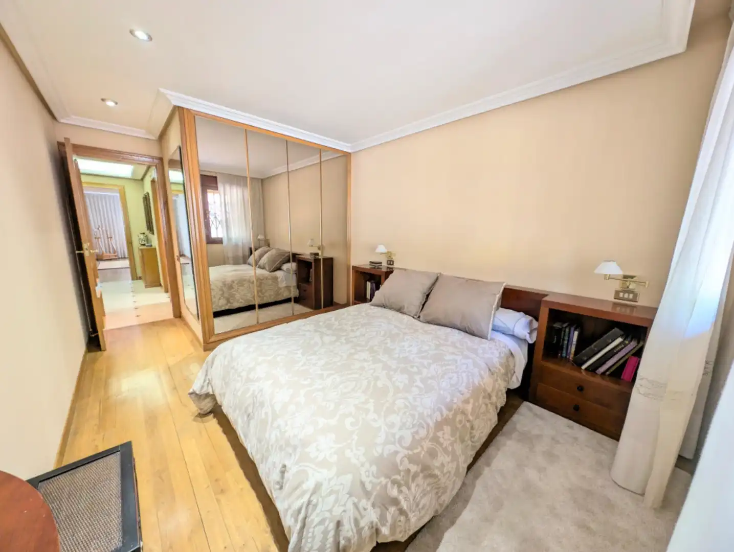 Dormitori de Casa o xalet en venda en Aller amb Calefacció, Jardí privat i Terrassa