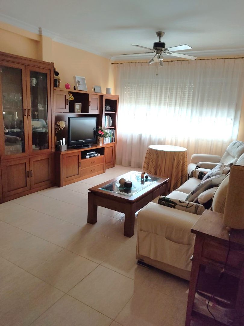 Sala d'estar de Dúplex en venda en Tomelloso amb Calefacció i Terrassa