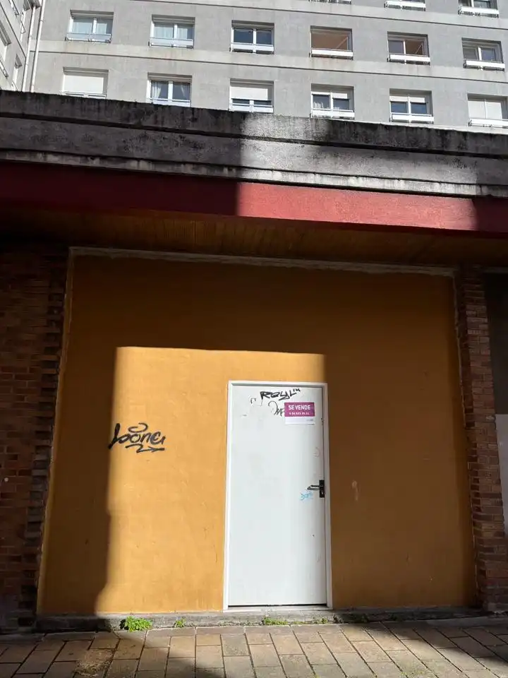 Locale commerciale in vendita a Komentukalea Kalea