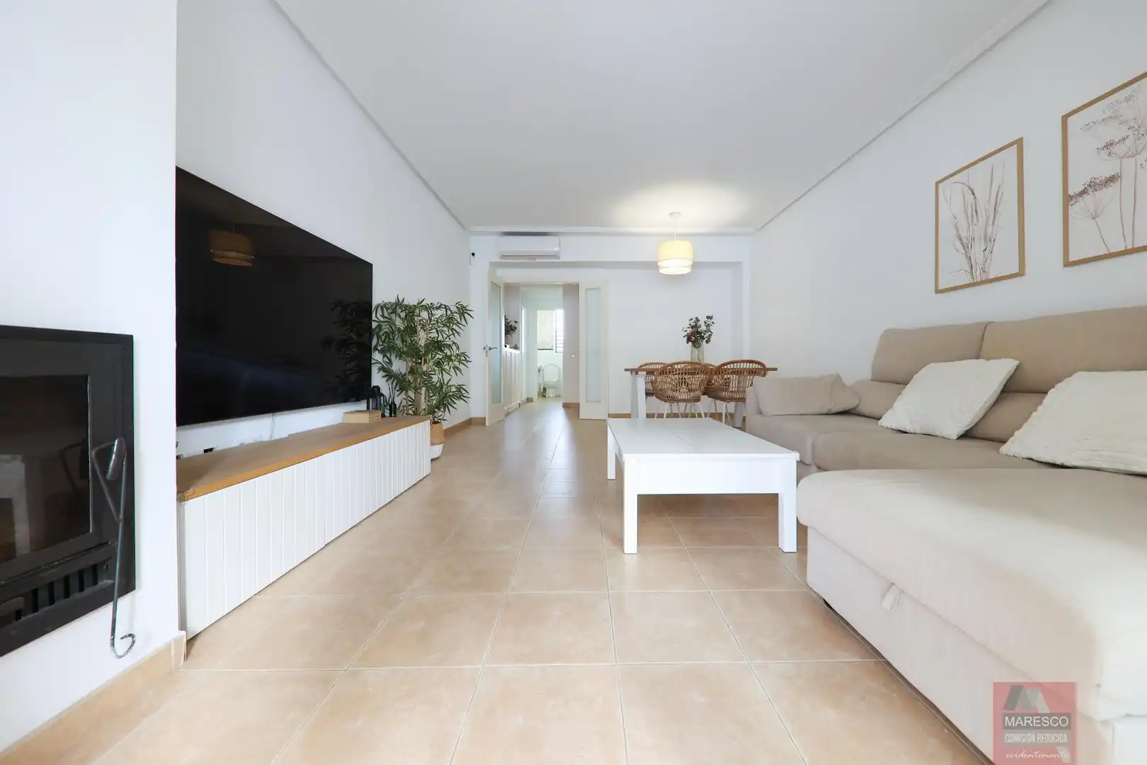 Wohnzimmer von Einfamilien-Reihenhaus zum Verkauf in Mijas mit Klimaanlage, Terrasse und Abstellraum