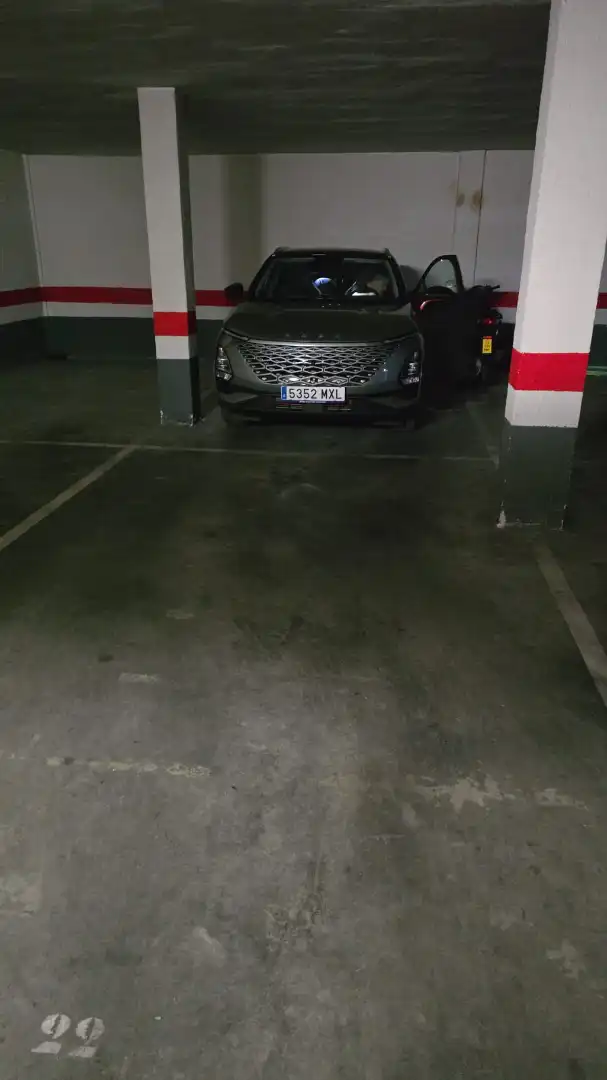 Parkplatz von Wohnung zum Verkauf in Benalmádena mit Klimaanlage, Terrasse und Abstellraum