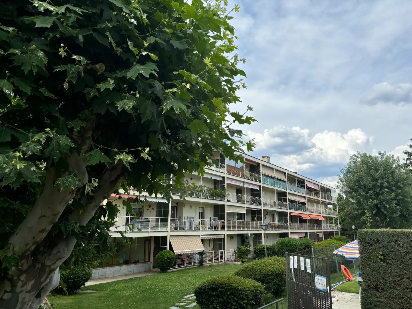 Vista exterior de Pis en venda en El Escorial amb Calefacció, Terrassa i Traster