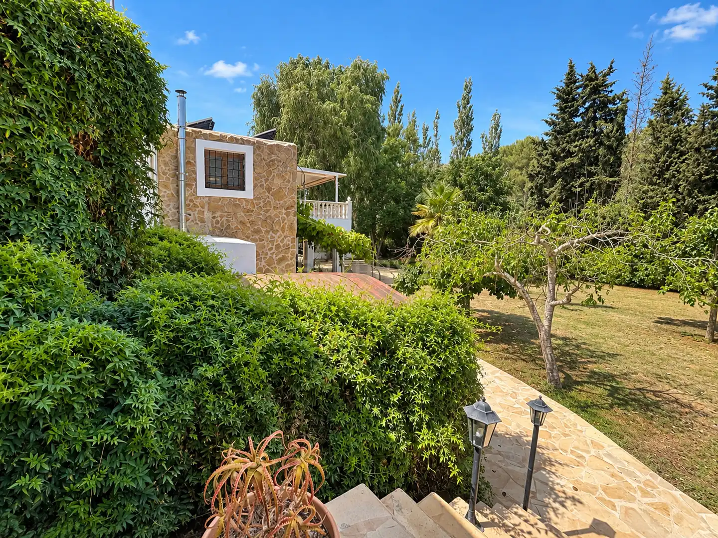 Casa con terraza en venta en Camí de Bellmunt, Sant Joan de Labritja, Spain 6, imagen 2