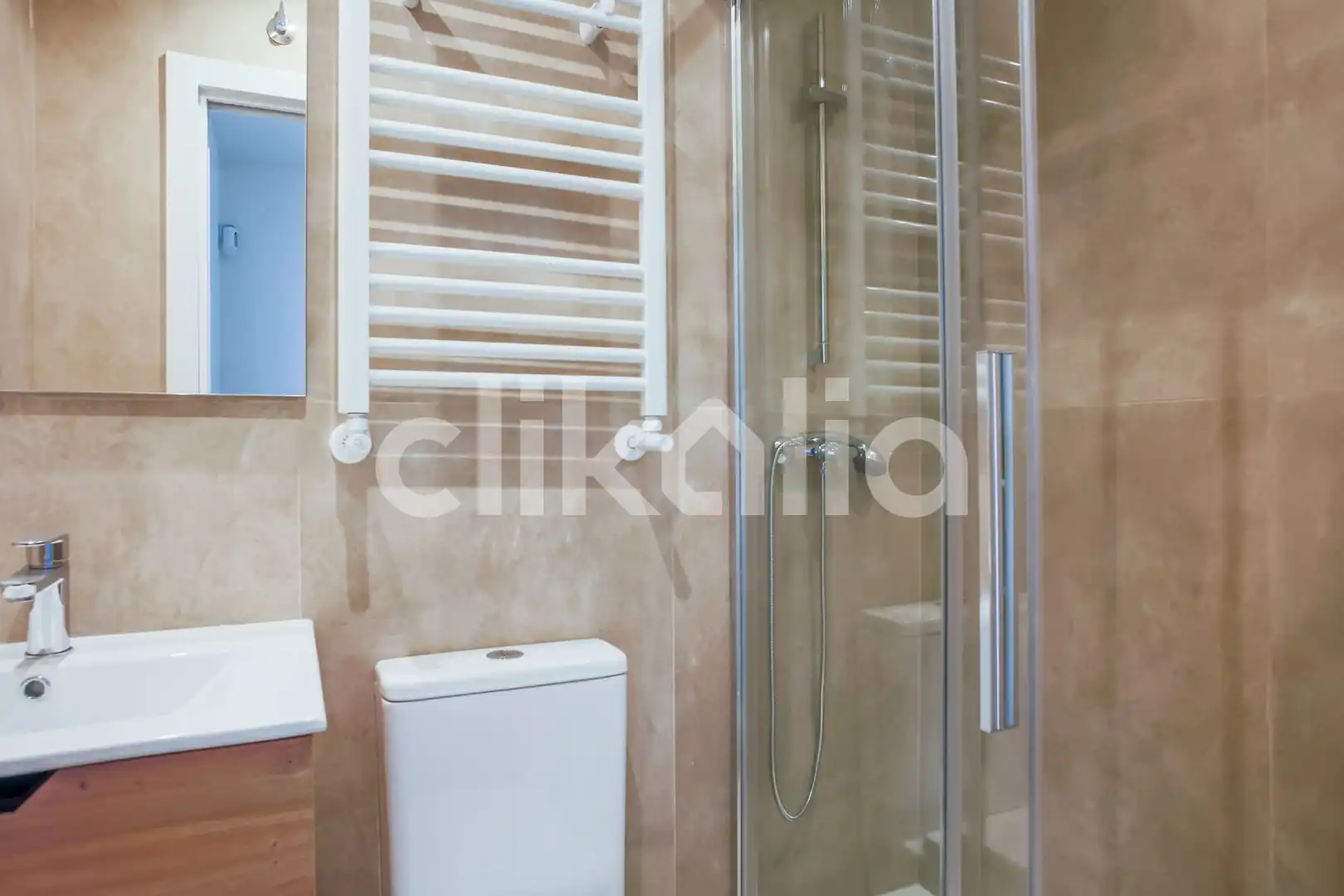 Baño de Piso en venta en Alcobendas con Aire acondicionado, Calefacción y Terraza