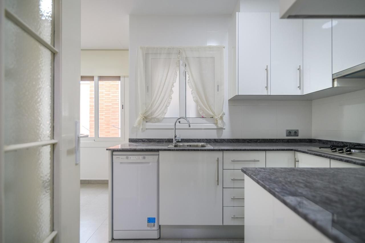 Kitchen of Flat for sale in Manresa  with Balcony