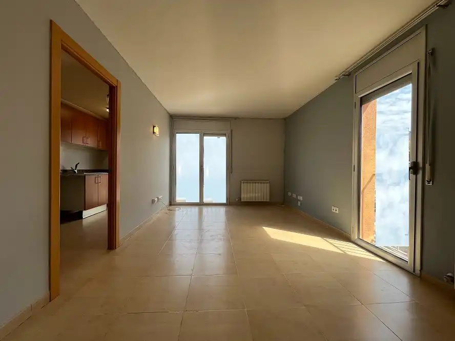 Sala d'estar de Pis en venda en Riudellots de la Selva amb Calefacció i Alarma