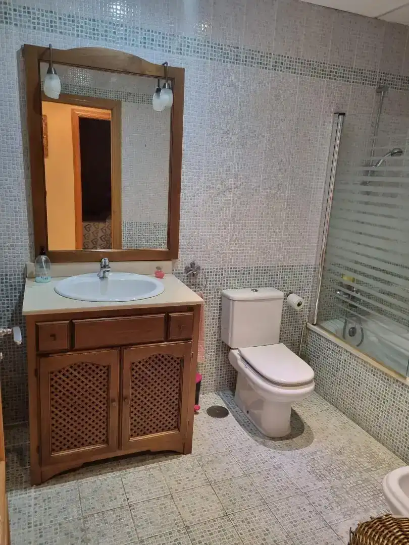 Badezimmer von Wohnung zur Miete in Mérida mit Klimaanlage, Abstellraum und Ofen