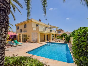 Detached house with balcony for sale in Pueblo - Urbanizaciones