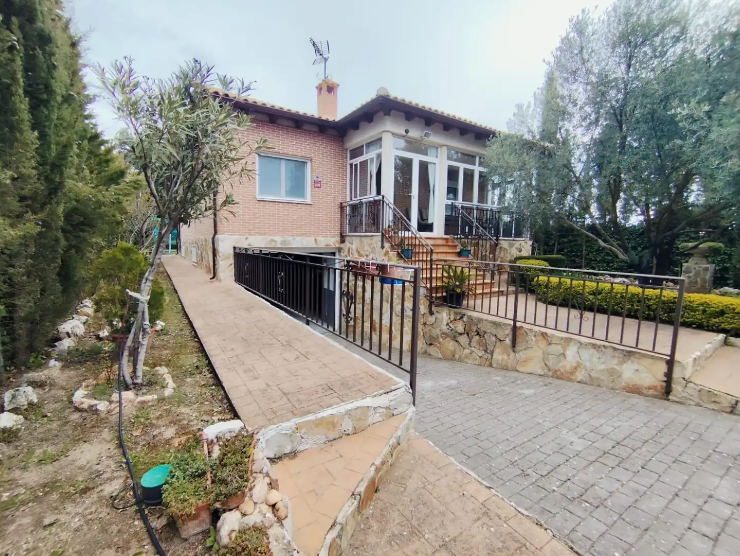 Vista exterior de Casa o chalet en venta en Chiloeches