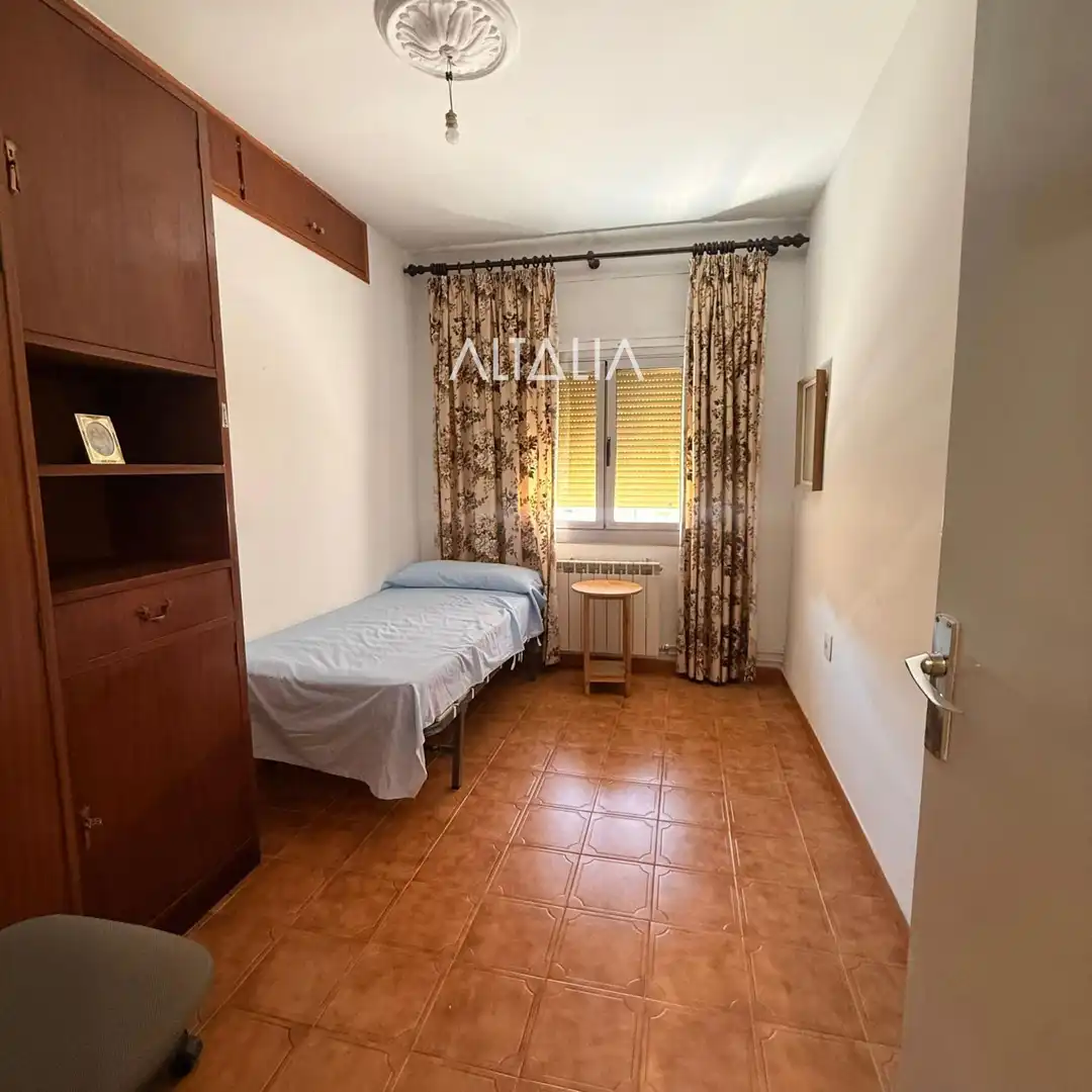 Bedroom of Flat for rent in Cuenca  with Heating and Storage room