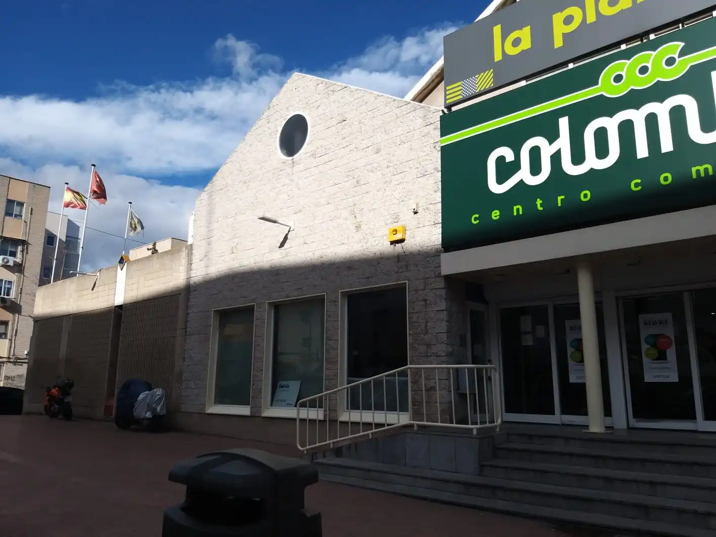 Vista exterior de Local en venta en Madrid