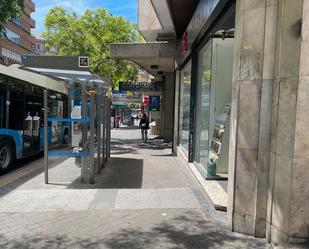 Vista exterior de Local en venda en  Madrid Capital