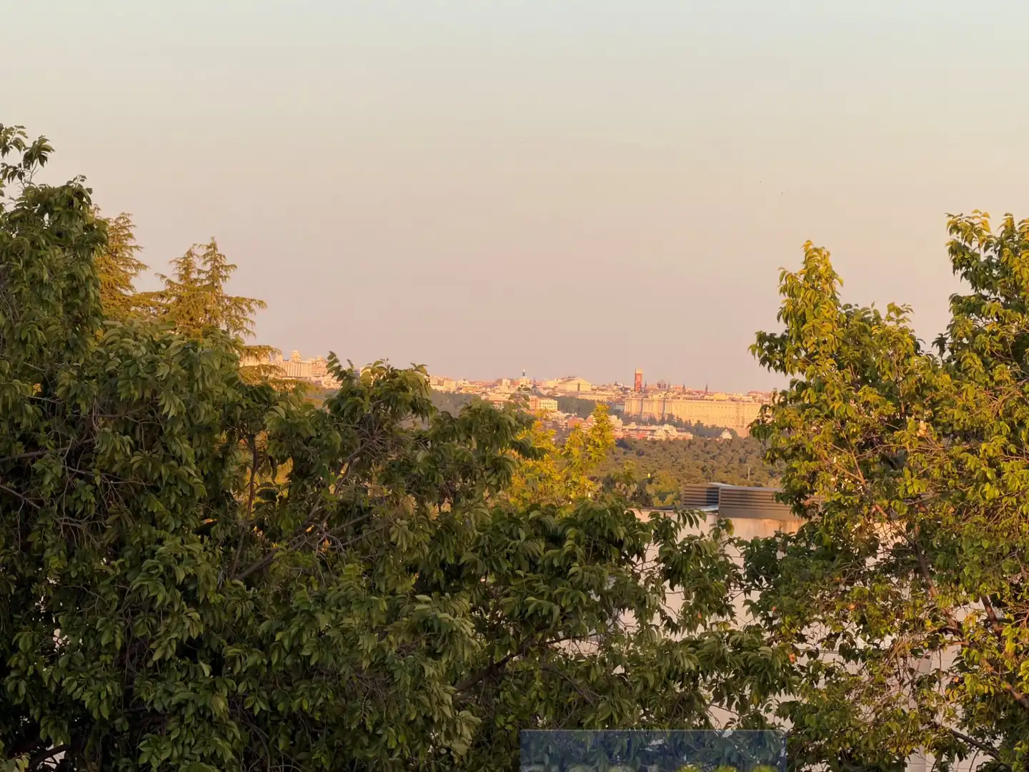 Vista exterior de Àtic en venda en Madrid amb Aire condicionat, Calefacció i Terrassa