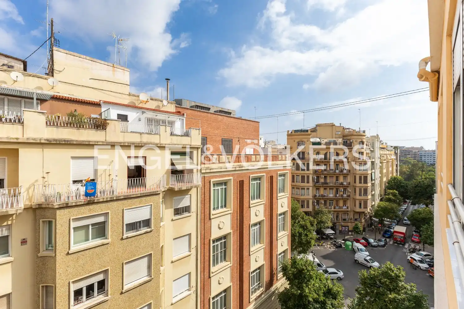 Außenansicht von Wohnung zur Miete in Valencia mit Klimaanlage, Heizung und Parkett