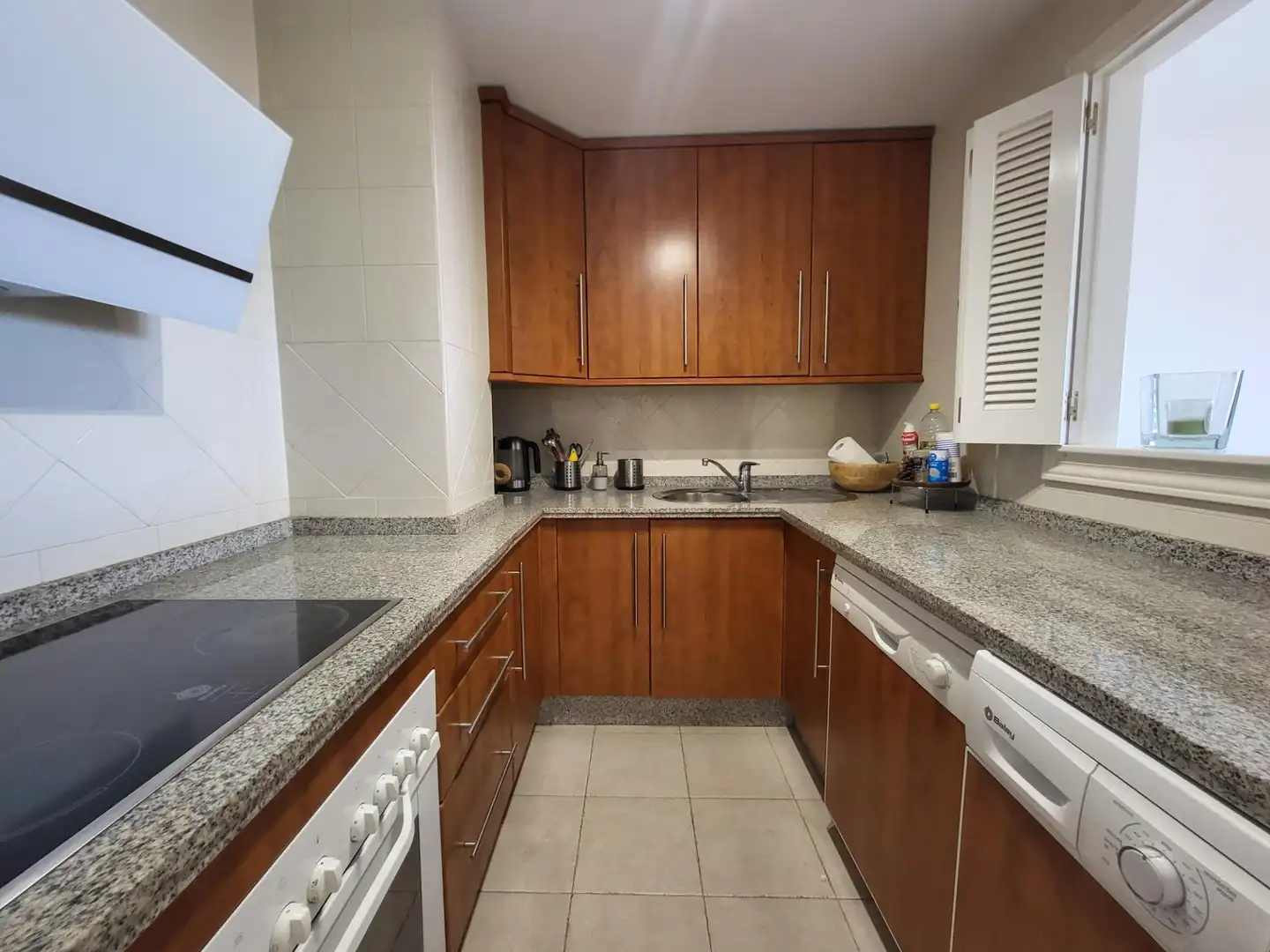 Apartment with pool to rent in Elviria - Cabopino, imagen 7
