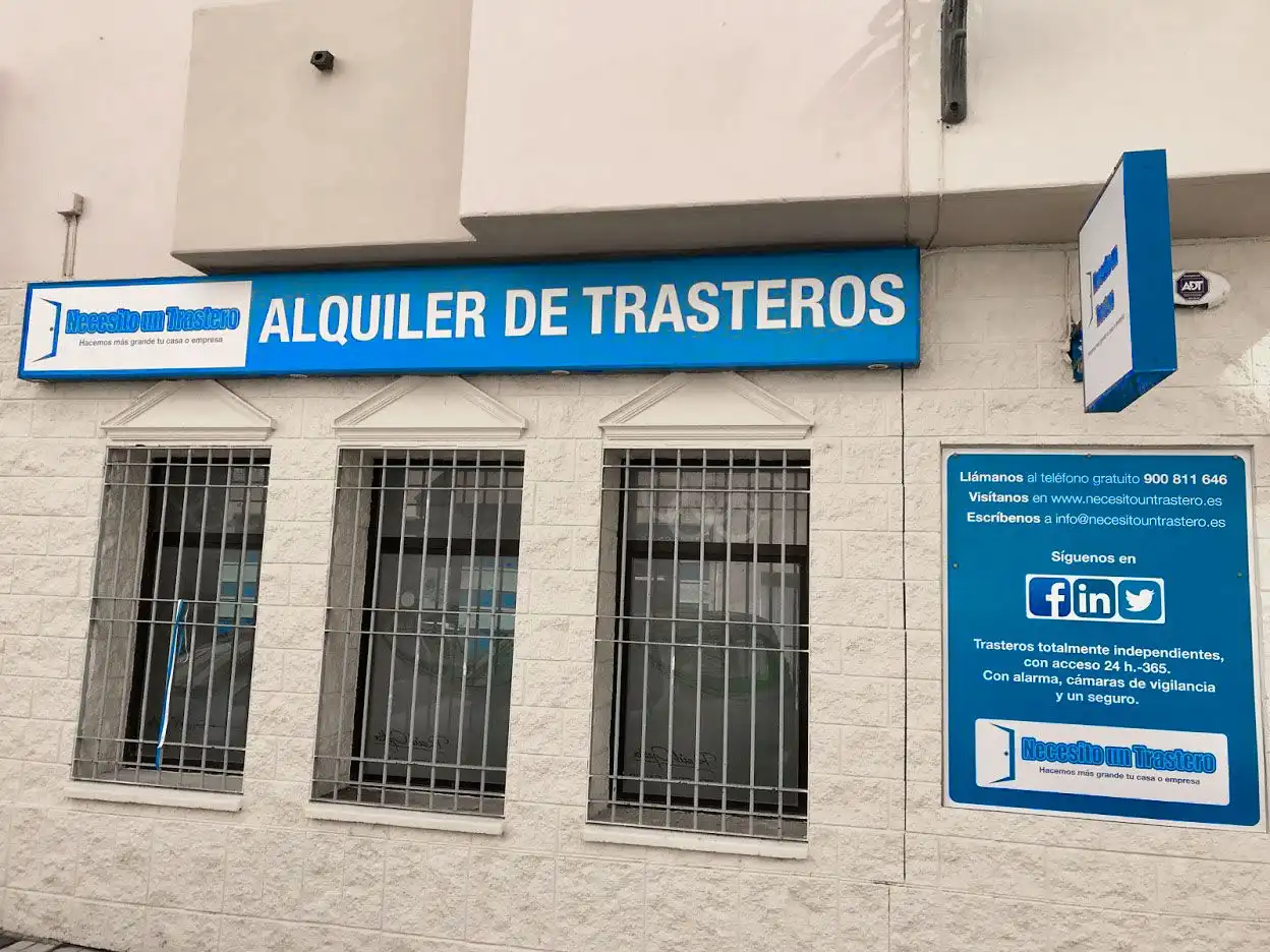 Außenansicht von Lagerraum zur Miete in Estepona mit Alarm